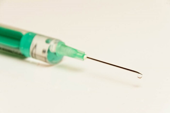 syringe with hyaluronic acid